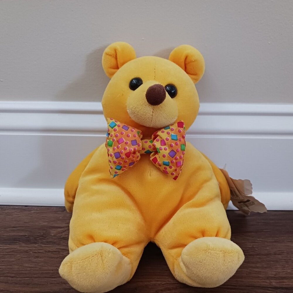 Vintage 1999 Commonwealth Yellow Hug‎ A Plush Stuffed Bear with Tags